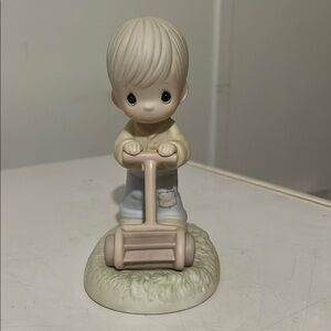 Precious Moments 
“Mow Power to Ya!”
PM-892
Originally released in 1989
